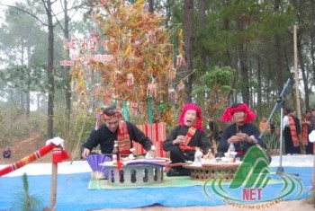 Toàn cảnh lễ hội hết chá của nguời Thái Mộc Châu (3-2011)