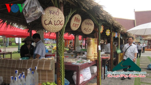Chợ ẩm thực Tây Bắc: Vui tết Độc lập, tập nập chợ Mường Thanh