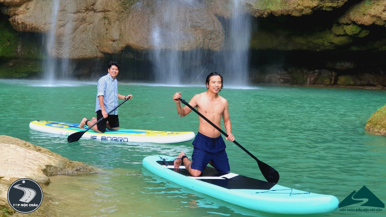 chèo thuyền sup tại thác Nàng Tiên Chiềng Khoa
