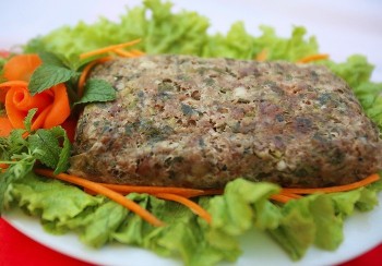 Thịt băm gói lá nướng - Đặc sản người Thái Mộc Châu